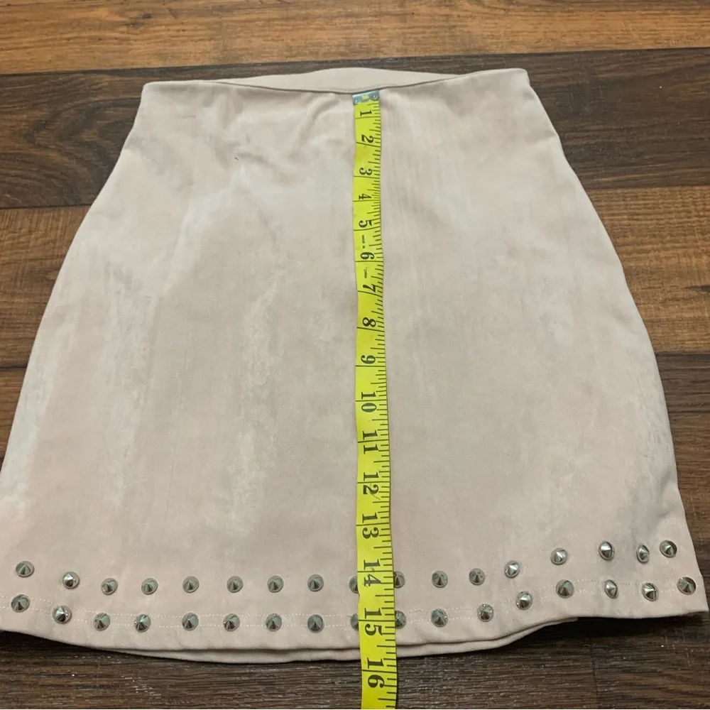 Forever 21 Blush Beige Faux Suede Studded Hem Mini Skirt Women's Size XS